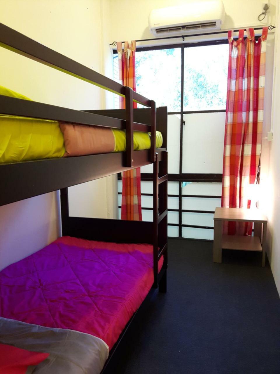 Ez Lodgings Kampong Gadong Dış mekan fotoğraf