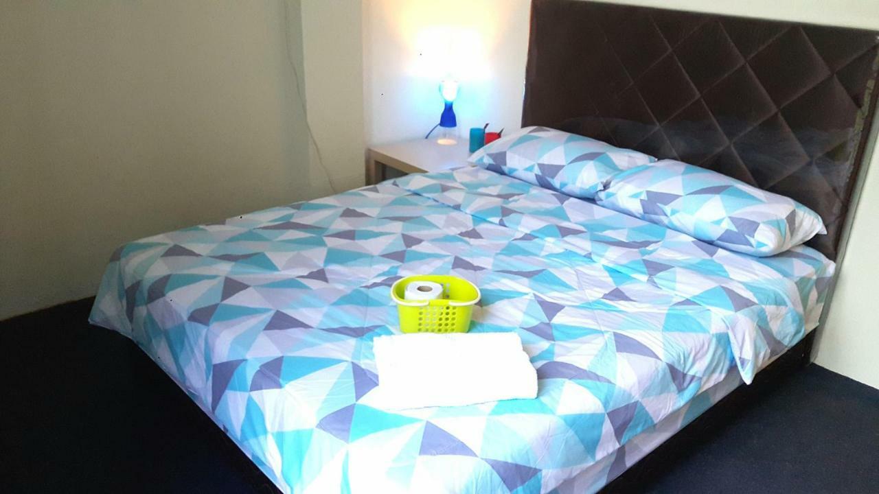 Ez Lodgings Kampong Gadong Dış mekan fotoğraf